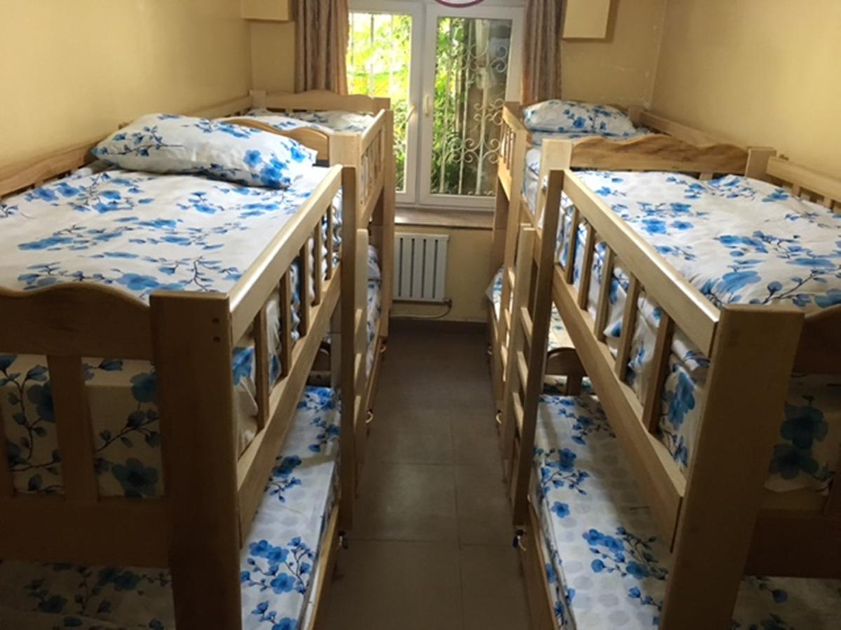 耶烈万 共和广场最好旅馆旅舍 外观 照片