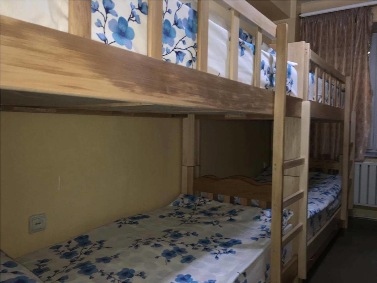 耶烈万 共和广场最好旅馆旅舍 外观 照片