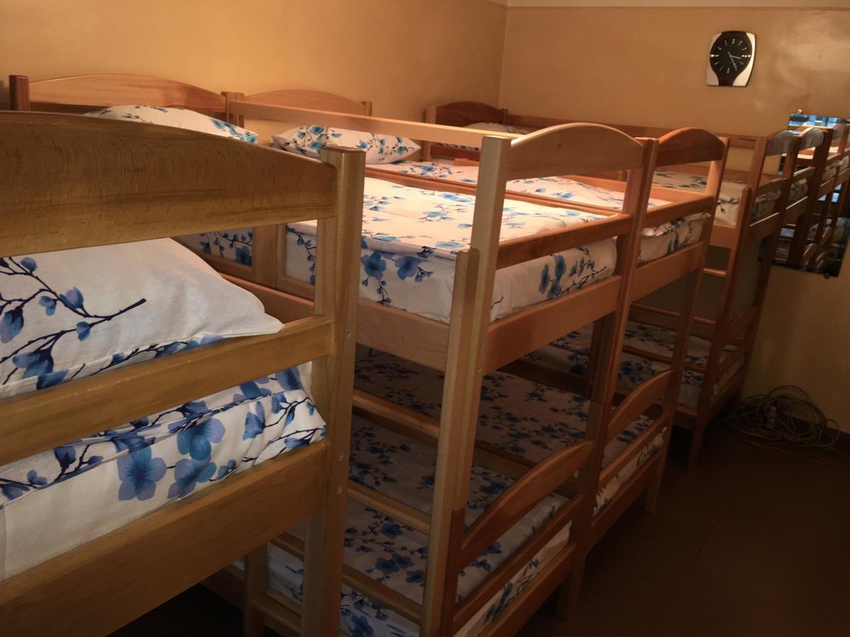 耶烈万 共和广场最好旅馆旅舍 外观 照片