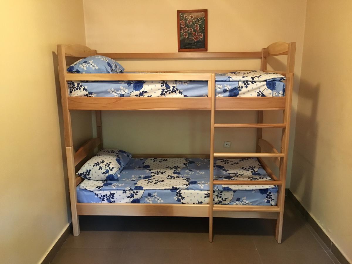 耶烈万 共和广场最好旅馆旅舍 外观 照片