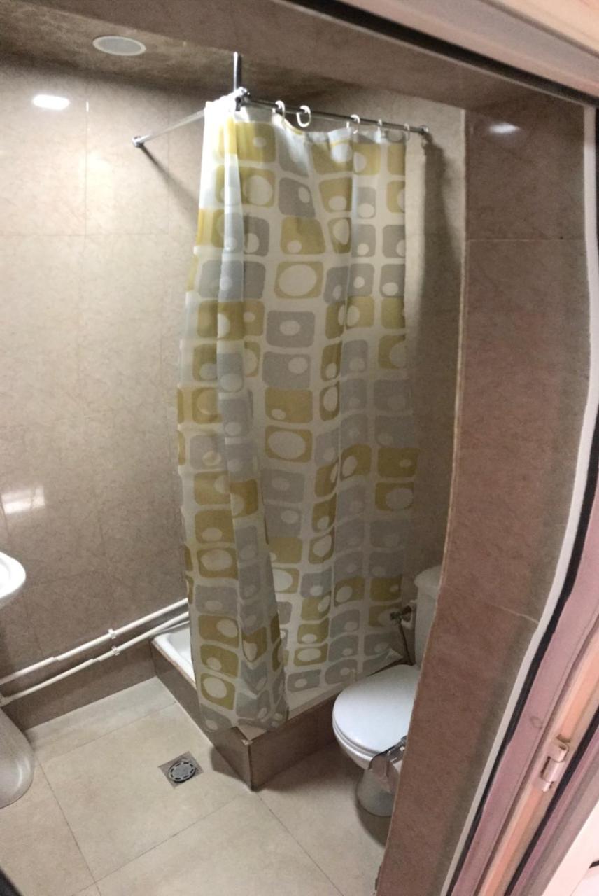 耶烈万 共和广场最好旅馆旅舍 外观 照片